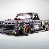 Video: Ken Block v 10. Gymkhani s kar 4.000 'konji' na enem mestu