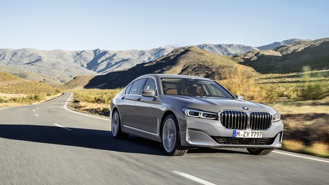 BMW serije 7 še naprej kljubuje globalnim trendom