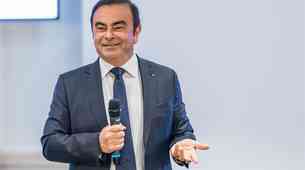 Carlos Ghosn naj bi se strinjal z odhodom z vrha Renaulta