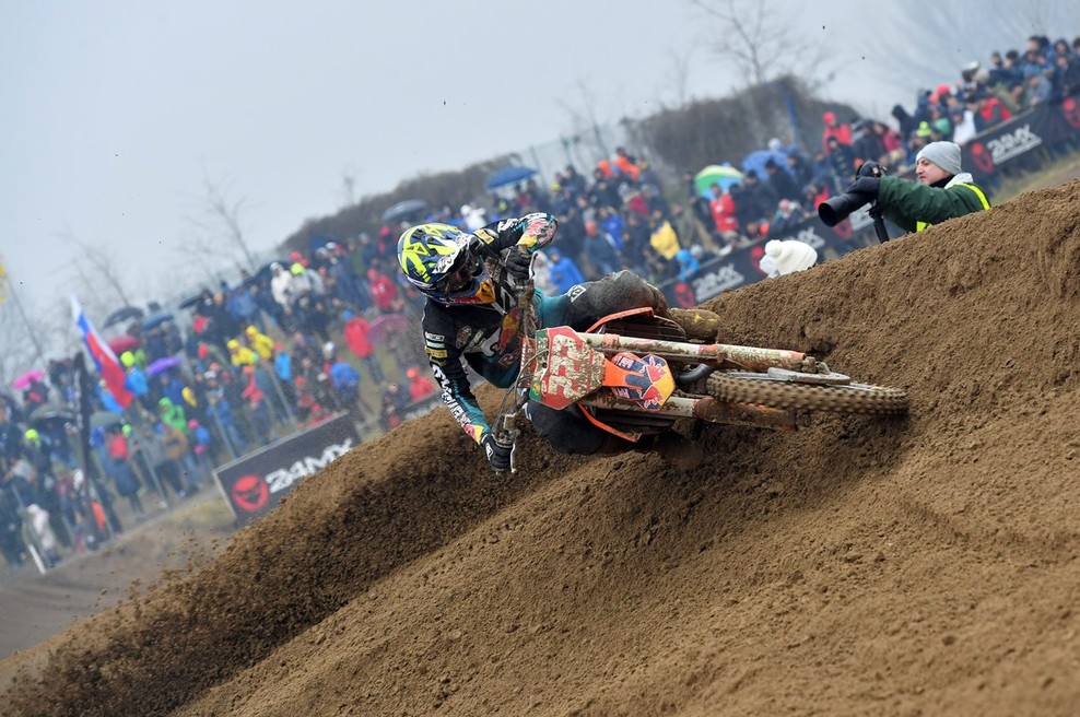 Gajser do zmage v prvi vožnji, naslov Cairoliju (foto: Taglioni S. (KTM), Honda)