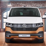 V prenovljenega Volkswagna Transporterja boste po novem lahko 'natočili' tudi elektriko (foto: Volkswagen)
