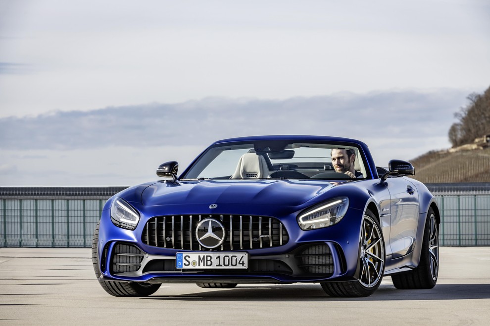 Mercedes tik pred premiero v Ženevi razkril najmočnejšega kabrioleta AMG GT