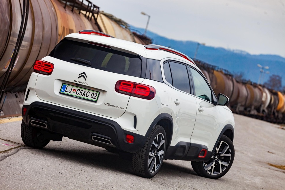 Izšel je novi Avto magazin! Testi: Peugeot 508, Mitsubishi Outlander PHEV, Audi A1 Sportback, Citroen C5 Aircross
