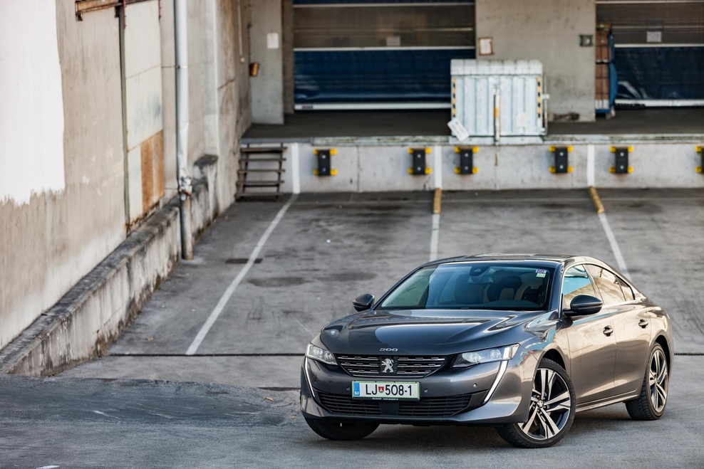 Izšel je novi Avto magazin! Testi: Peugeot 508, Mitsubishi Outlander PHEV, Audi A1 Sportback, Citroen C5 Aircross
