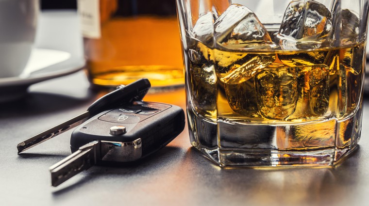 Zavod Varna pot podpira znižanje dovoljene stopnje alkohola v krvi in predlaga dodatne ukrepe (foto: Profimedia)