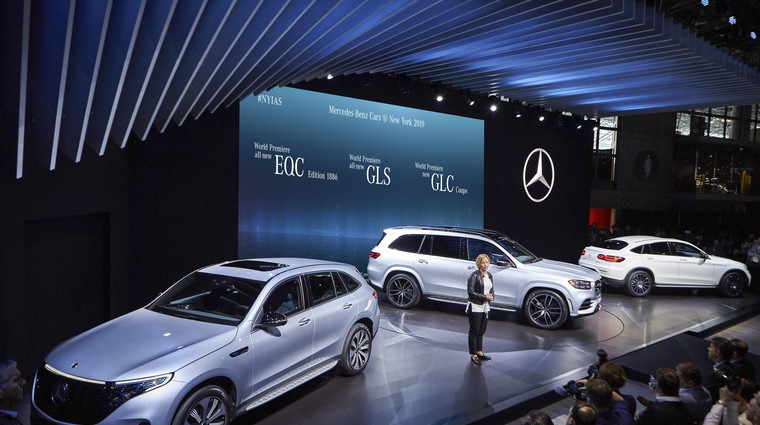 Daimler bo zategnil pasove, v igri so milijarde (foto: Daimler AG)