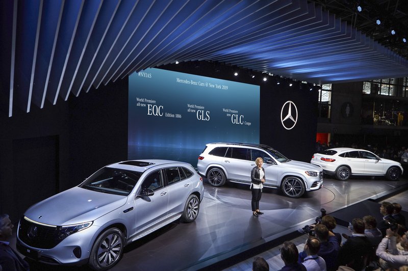 Daimler bo zategnil pasove, v igri so milijarde (foto: Daimler AG)