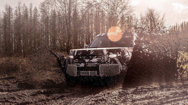 Land Rover Defender se podaja na dobrodelno pot (foto: Jaguar-Land Rover)