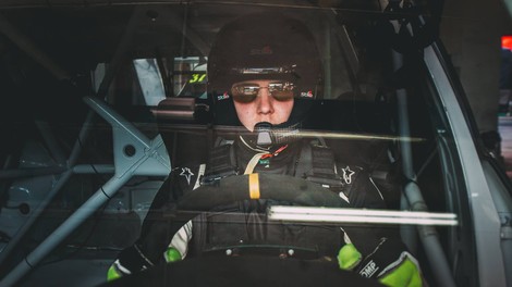 Boštjan Avbelj se vrača domov: Renault Clio je v garaži zamenjal reli dirkalnik razreda R5