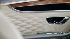Bentley Flying Spur premierno v septembru z inovacijami na področju udobja
