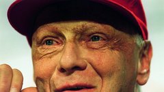 Umrl je Niki Lauda (1949-2019)