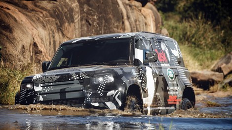 Land Rover Defender prestal afriško avanturo