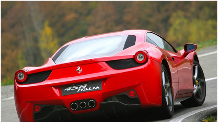 Na sanjsko vožnjo s Ferrarijem v Milano (foto: Selectbox)