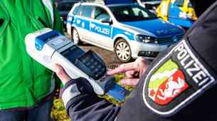 Za alkohol tudi do 6.000 evrov in leto dni zapora!