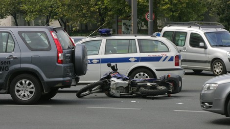Najpogostejši vzrok za smrt motociklistov je prevelika hitrost, sledi ji nepravilno prehitevanje
