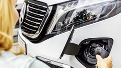 Mercedes-Benz EQV je prvi vsakodnevno uporaben limuzinski kombi na elektriko