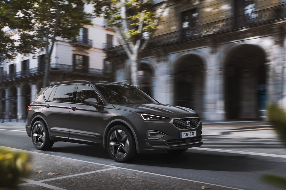 Seat predstavlja prvega priključnega hibrida