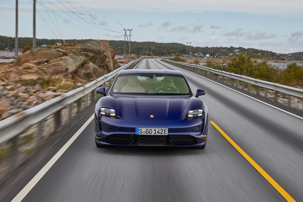 Porsche Taycan bo vendarle lahko zvenel nekoliko bolj športno