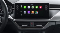 Podpora pametnim mobilnikom: Kamiqov zabavno-informacijski vmesnik ponuja brezžično povezavo Apple CarPlay.