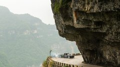 Nova Climbkhana: Ken Block gume radiral na eni najbolj nevarnih cest na svetu