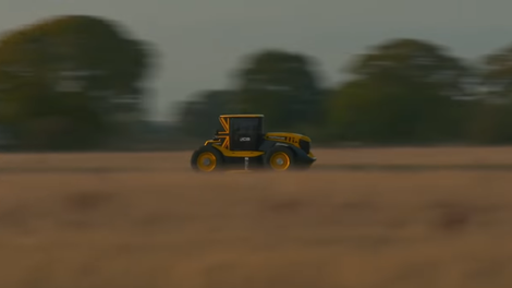 Video: S traktorjem prvič več kot 200 kilometrov na uro!