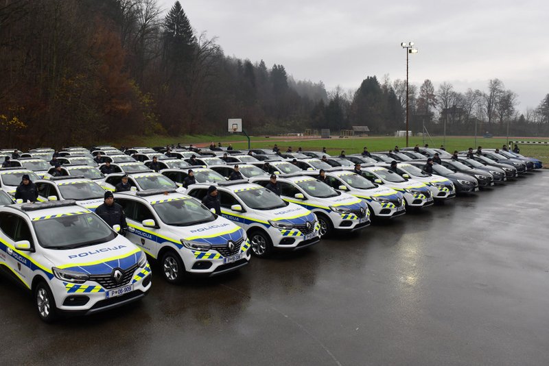 Policija in električni avtomobili - to je realnost, tudi pri nas