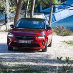 Novo v Sloveniji: Opel Corsa in Opel Astra (foto: Jure Šujica)