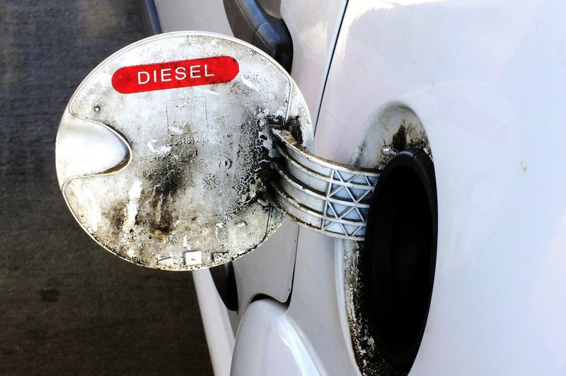 Velika Britanija premika rok za prepoved prodaje avtomobilov z notranjim izgorevanjem (foto: Profimedia)