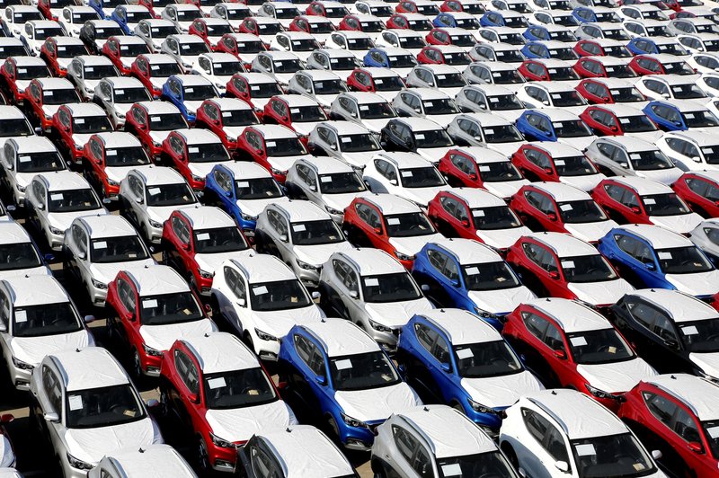 Kitajska zabeležila kar 92-odstotni padec prodaje novih avtomobilov (foto: Profimedia)