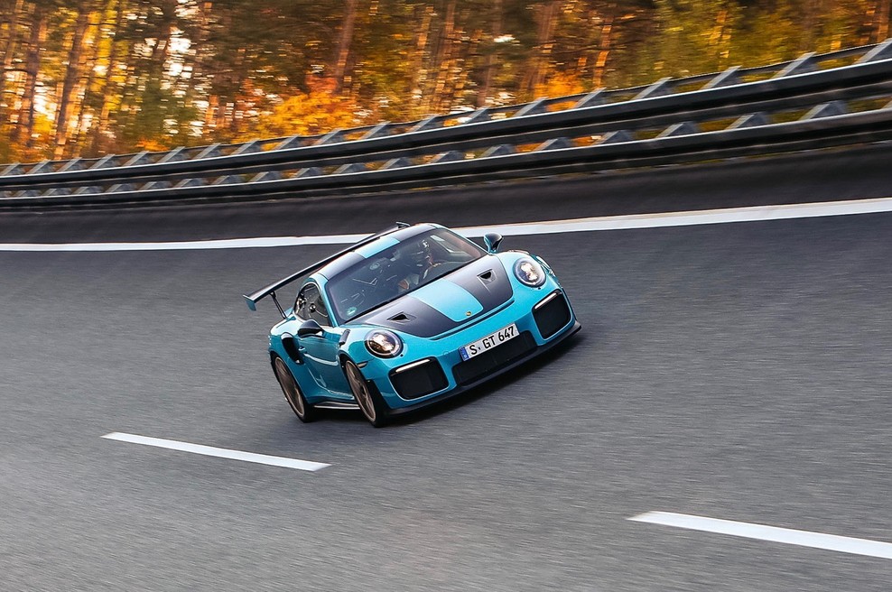 Američan prodaja luksuzne športnike za pomoč žrtvam koronavirusa (foto: Porsche)