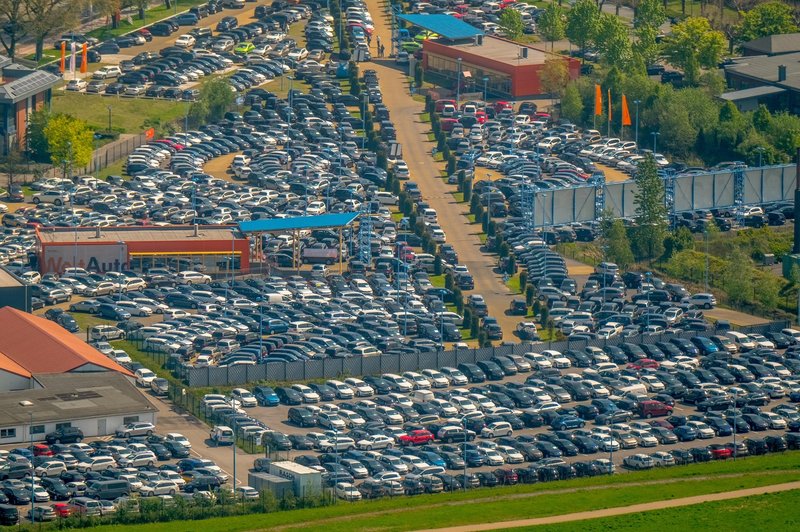 Nemški avtomobilski lobiji trkajo na vrata Merklove - prihodnost nekaterih negotova (foto: Profimedia)
