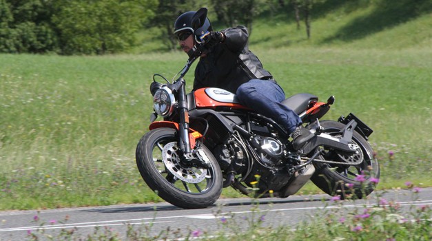 Ducati Scrambler Icon - tako mlad, pa že ikona (foto: Primož Jurman)