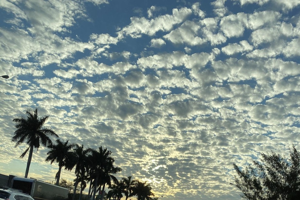 V Miamiju nebo skoraj nikoli ni brez oblačka.