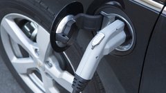 Nemci predstavljajo nove ukrepe za širitev e-mobilnosti, tudi na račun SUV-ov