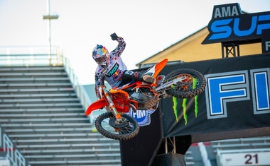 Monster Energy Supercross: boj za naslov še ni končan (video)