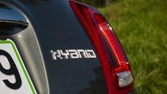 (Novo v Sloveniji) Fiat 500 Hybrid - Malček prinaša nov mejnik tudi na naša tla