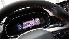 Digitalizacija notranjosti - merilniki so povsem digitalizirani, voznik si videz lahko prilagaja.