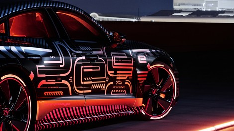 Audi E-tron GT pripravljen na to, da odvrže kamuflažo