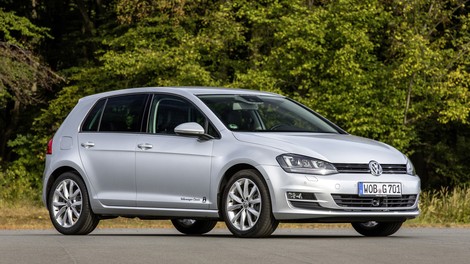 Volkswagen Golf preobražen v dirkalnik za driftanje? Da in to na Finskem! (video)