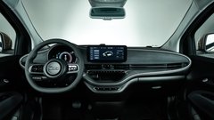 Premiera: Fiat 500 dobiva nova vrata - a zgolj ena