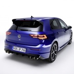 RDU ali rear drive unit pravijo pri VW sistemu vektoriranja navora prek dveh elektromehanskih sklopk, ki urejata prenos moči med levim in desnim kolesom (od 0 do 100 odstotkov) pa tudi med prednjo in zadnjo osjo. S tem zadnja os neposredno pomaga usmerjati avtomobil v zavoj, voznik pa lahko pomaga tudi zgolj s pedalom plina. (foto: Volkswagen)