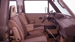 Prva generacija Multivana je limuzinsko udobje kombinirala s prostornim kombijem.