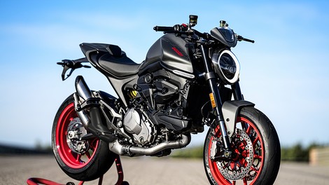 Ducati Monster 2021 -  popolnoma nov in z aluminijastim okvirjem