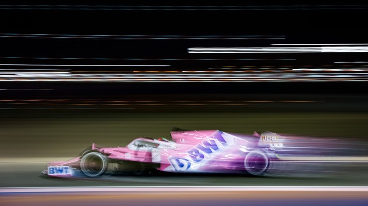 Formula 1, VN Sahirja: Mercedes sam sebe spravil ob zmago (foto: Profimedia)