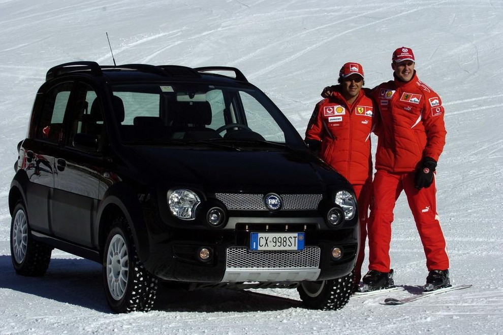 Felipe Massa in Michael Schumacher sta v okviru 'službe' skrbela za promocijo Fiatove Pande.