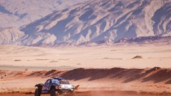 Dakar 2021: padci med najboljšimi se nadaljujejo