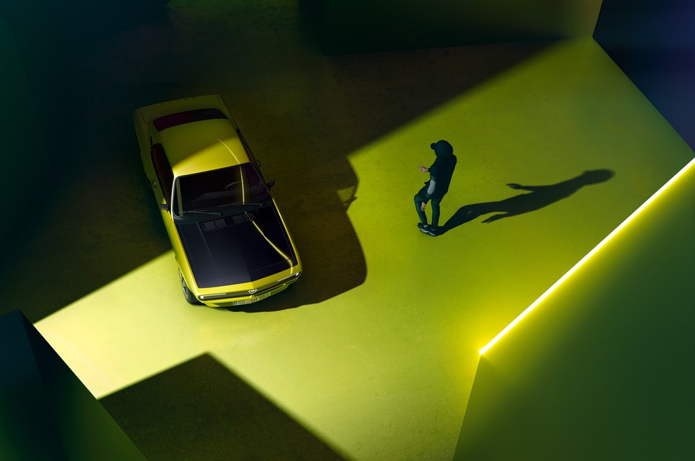 Ko se pri Oplu lotijo združevanja starega in novega... (foto: Opel)