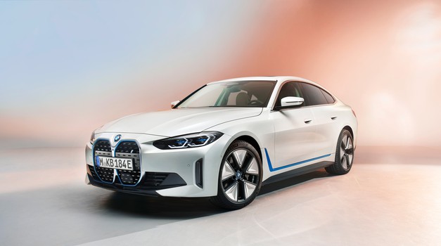 BMW i4 - ne zgolj napoved štirivratnega električnega kupeja (foto: BMW)
