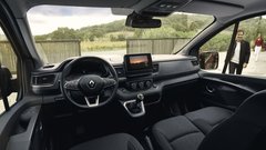 Express na široko odpira vrata novim Renaultovim dostavnikom