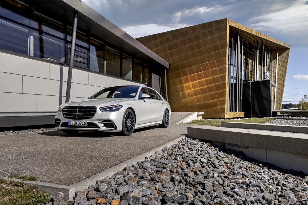 Novo v Sloveniji: Mercedes-Benz razred S - vse kar pričakujete (in še kaj več)